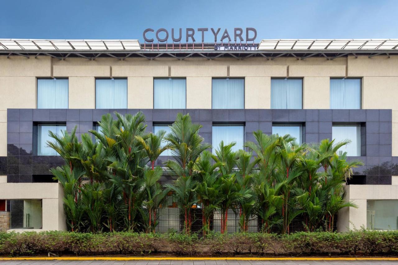 Courtyard By Marriott Kochi Airport Hotel Nedumbassery Exterior photo